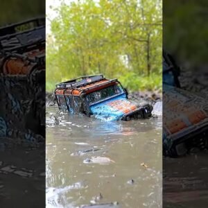 🚙 RC Mud War! 18 vs 118 💥