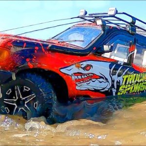 Toyota Land Cruiser and 4 RC CARS – Extreme OFF Road 4x4