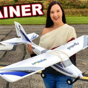 MOST POPULAR Beginner RC Airplane for a DECADE!!! - HobbyZone Apprentice