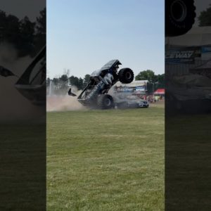 Monster Truck Jumps & Crushes Cars