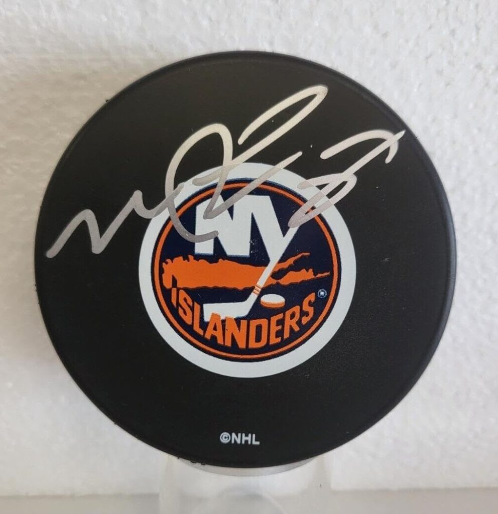 Michael Peca New York Islanders Signed Autographed Hockey Puck W/coa - Sports Memorabilia