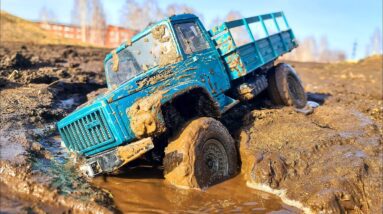 4x4 Mud Madness: GAZ 3308 vs. Ford Bronco RC Chaos