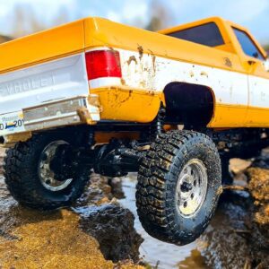 FMS 1:18 Chevrolet K10: Unboxing, Overview & Mud Test