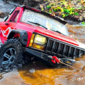 Water and Mud Spa Mayhem: RC Cars Dirty Challenge