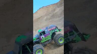 Remote Control MONSTER Truck Racing 4x4