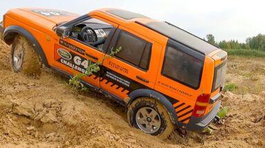 RC Car on the EDGE! 😱 Land Rover Discovery's Extreme Off-Road Trial 💪