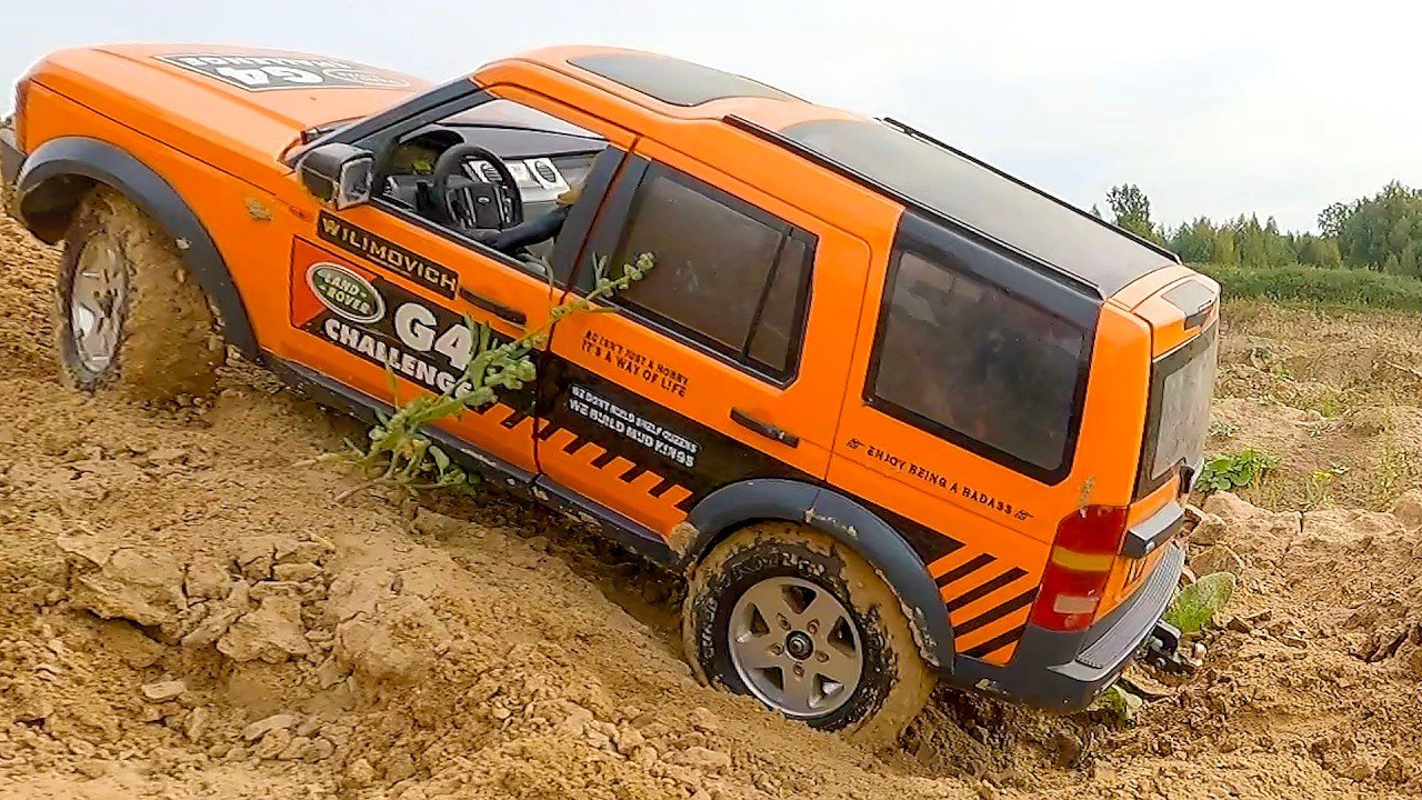 RC Car On The EDGE! 😱 Land Rover Discovery's Extreme Off-Road Trial 💪