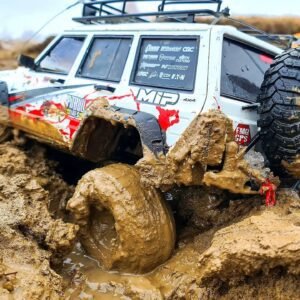 🚙💥 RC Mud & Snow Chaos! Jeep vs Unimog vs Ford Raptor (Axial SCX10) | Off-Road Rescue